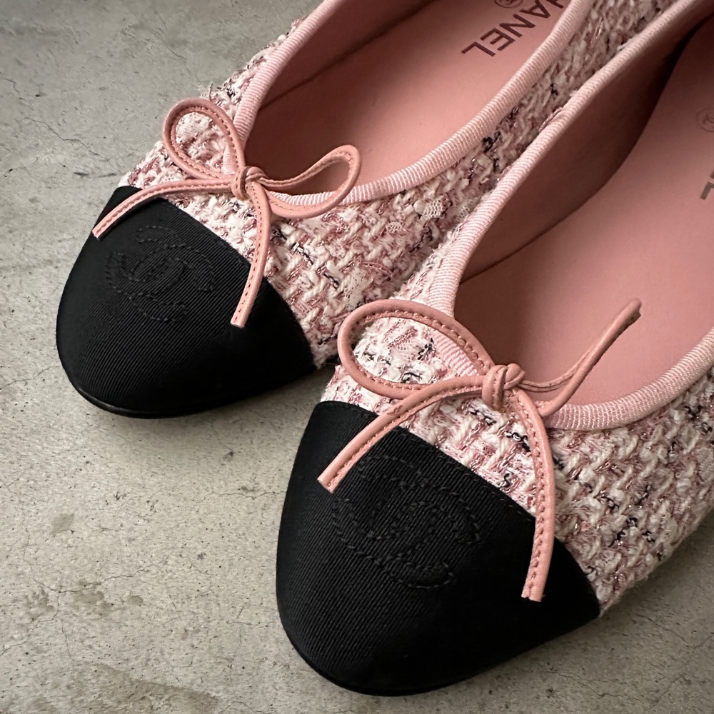 Chanel 2022 pink tweed grosgrain black cap toe ballet flats 39.5